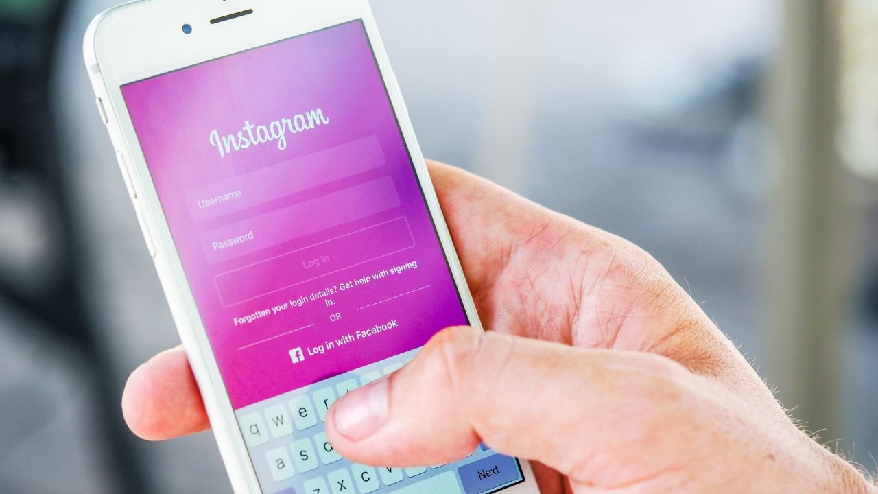 How to View and Recover Deleted Messages on Instagram?